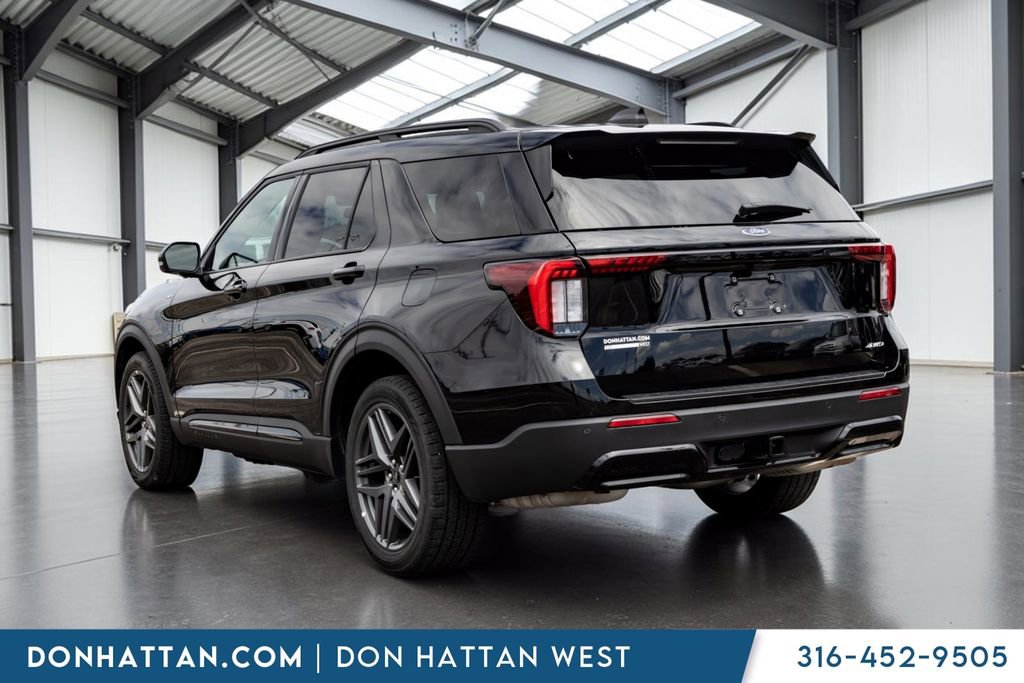 Used 2025 Ford Explorer ST-Line w/ ST-Line Street Pack AWD/4WD image 21