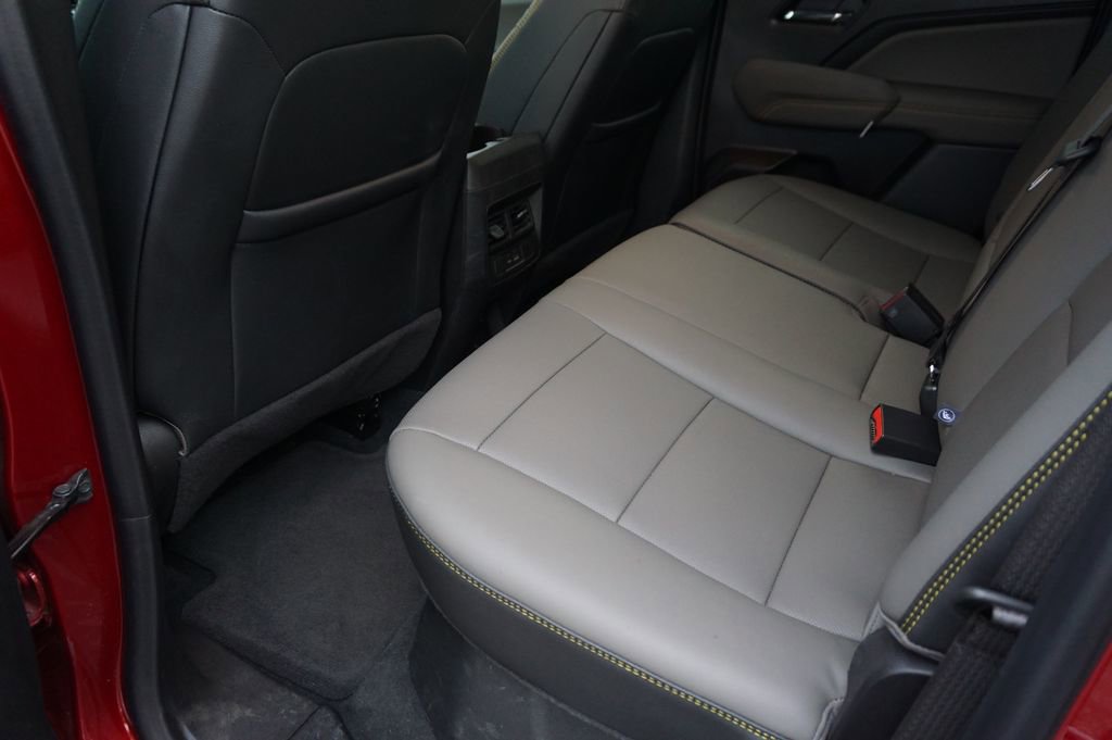 Used 2025 Chevrolet Colorado ZR2 w/ Technology Package AWD/4WD image 29