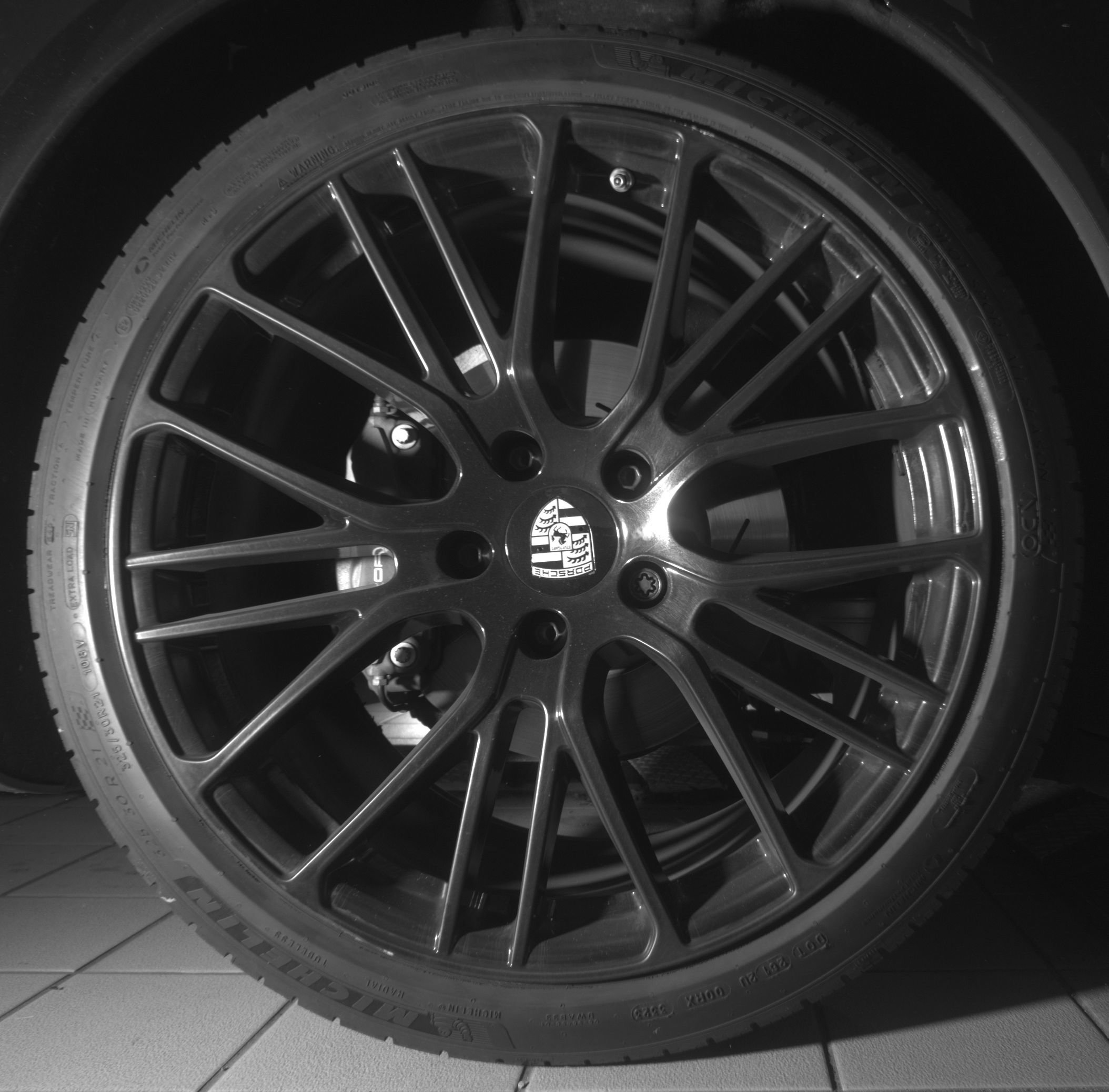 Used 2024 Porsche Panamera RWD image 32