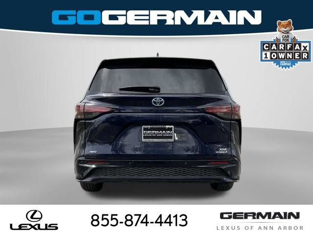 Used 2023 Toyota Sienna XSE AWD/4WD image 8