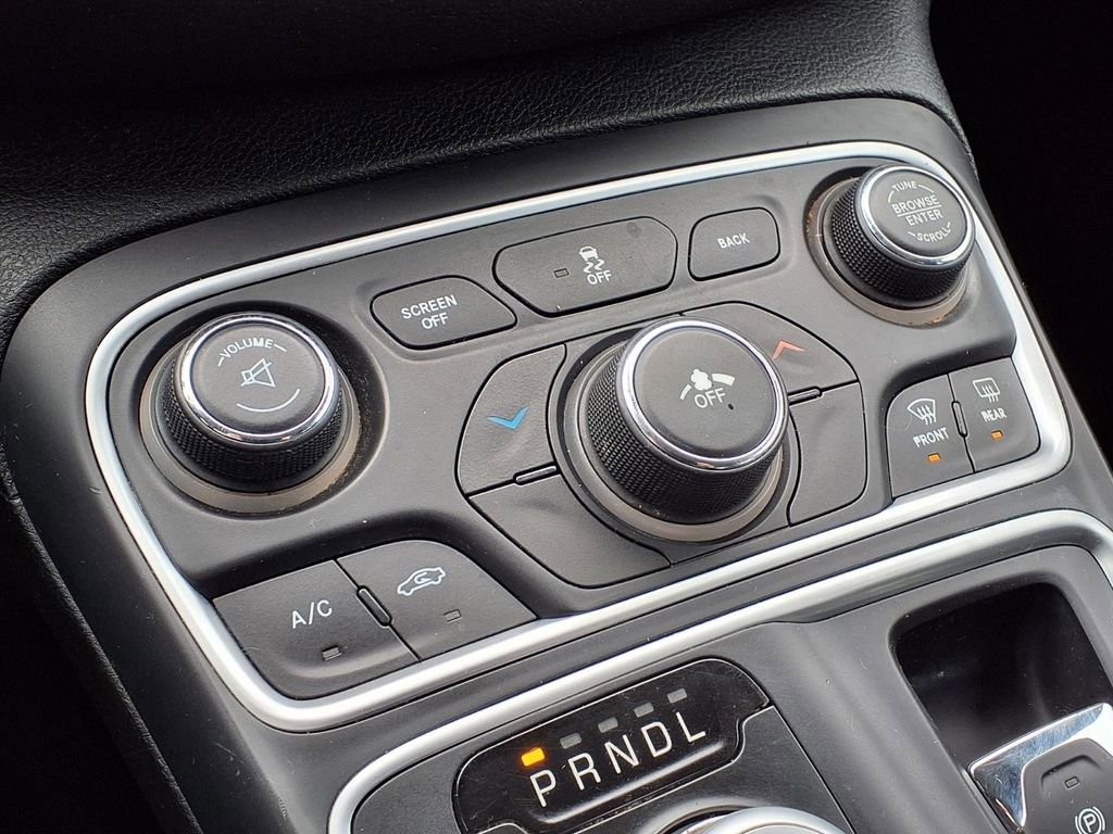 Used 2015 Chrysler 200 Limited image 20