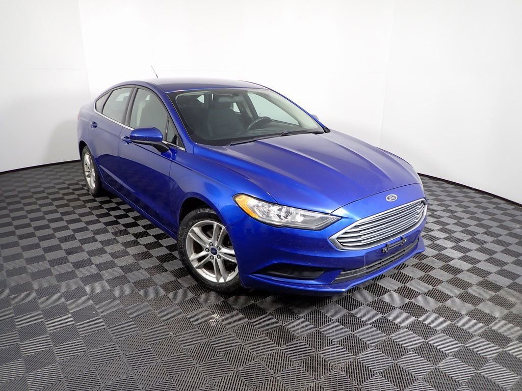 Used 2018 Ford Fusion SE image 2