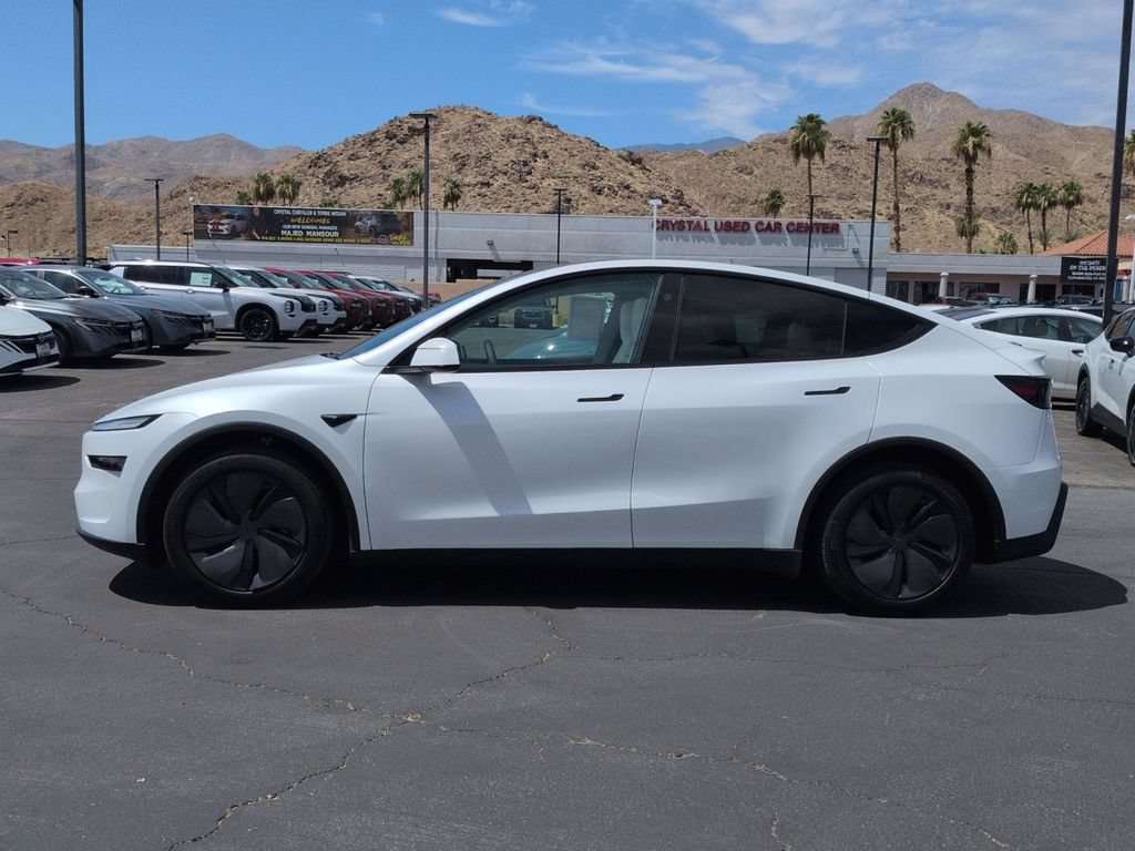 Used 2026 Tesla Model Y 2WD image 3