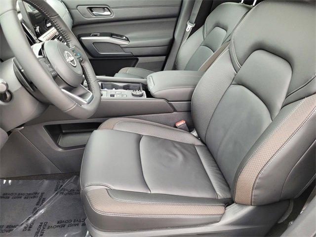 New 2025 Nissan Pathfinder SL image 7