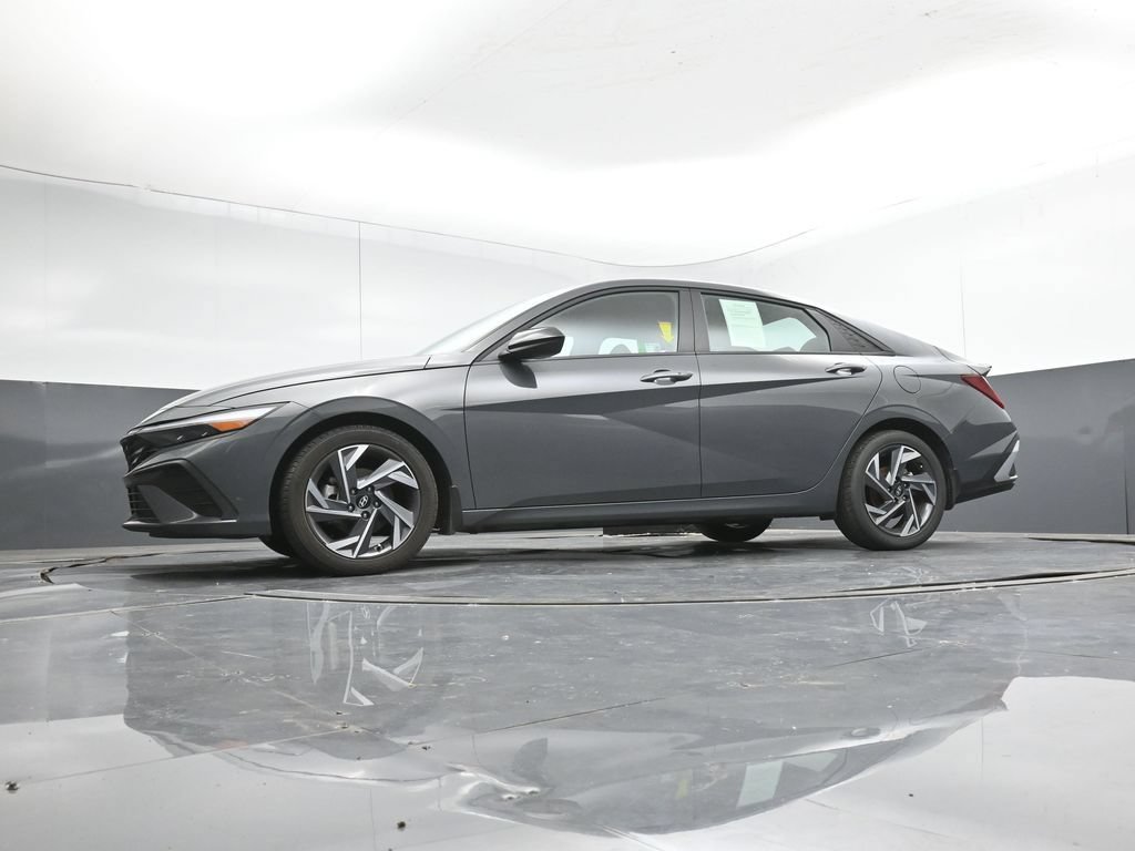 Certified 2025 Hyundai Elantra Sport FWD image 41