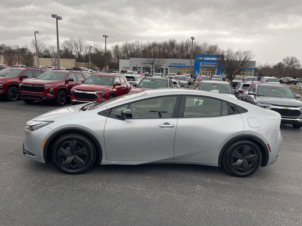 Used 2023 Toyota Prius LE image 5