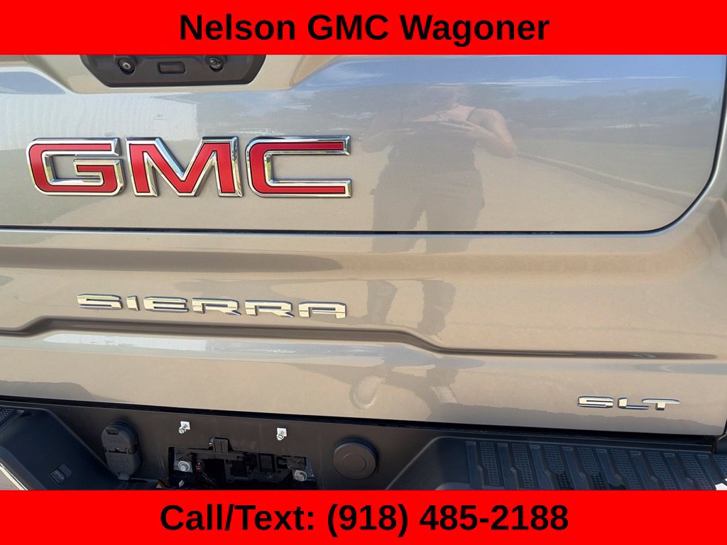 Used 2023 GMC Sierra 1500 SLT AWD/4WD image 7