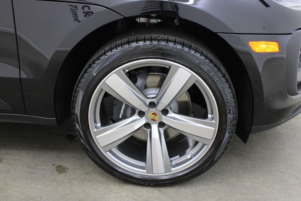 New 2026 Porsche Macan image 16