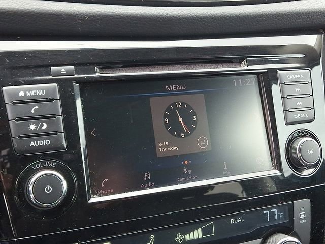 Used 2018 Nissan Rogue SV image 19