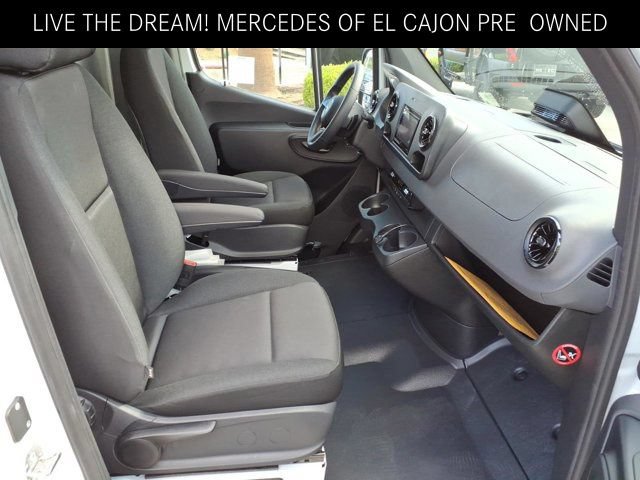 Used 2025 Mercedes-Benz Sprinter 2500 image 16
