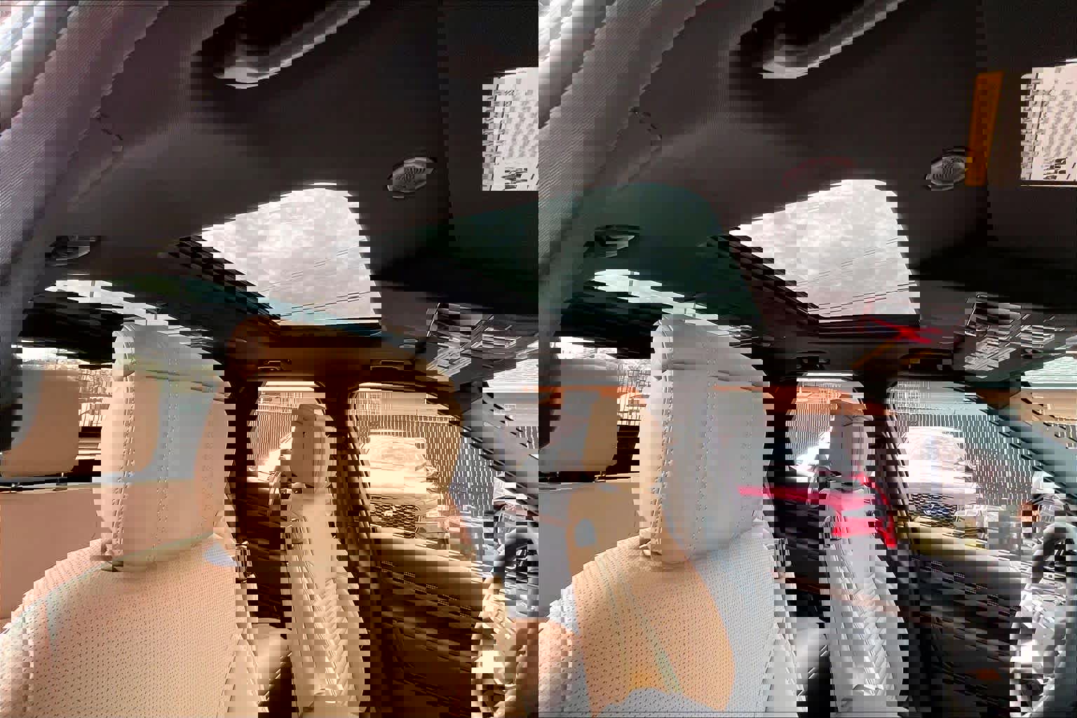 New 2026 Land Rover Discovery Dynamic SE image 29