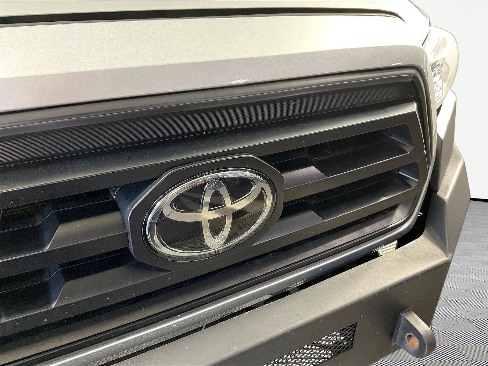 Used 2022 Toyota Tacoma SR AWD/4WD image 33