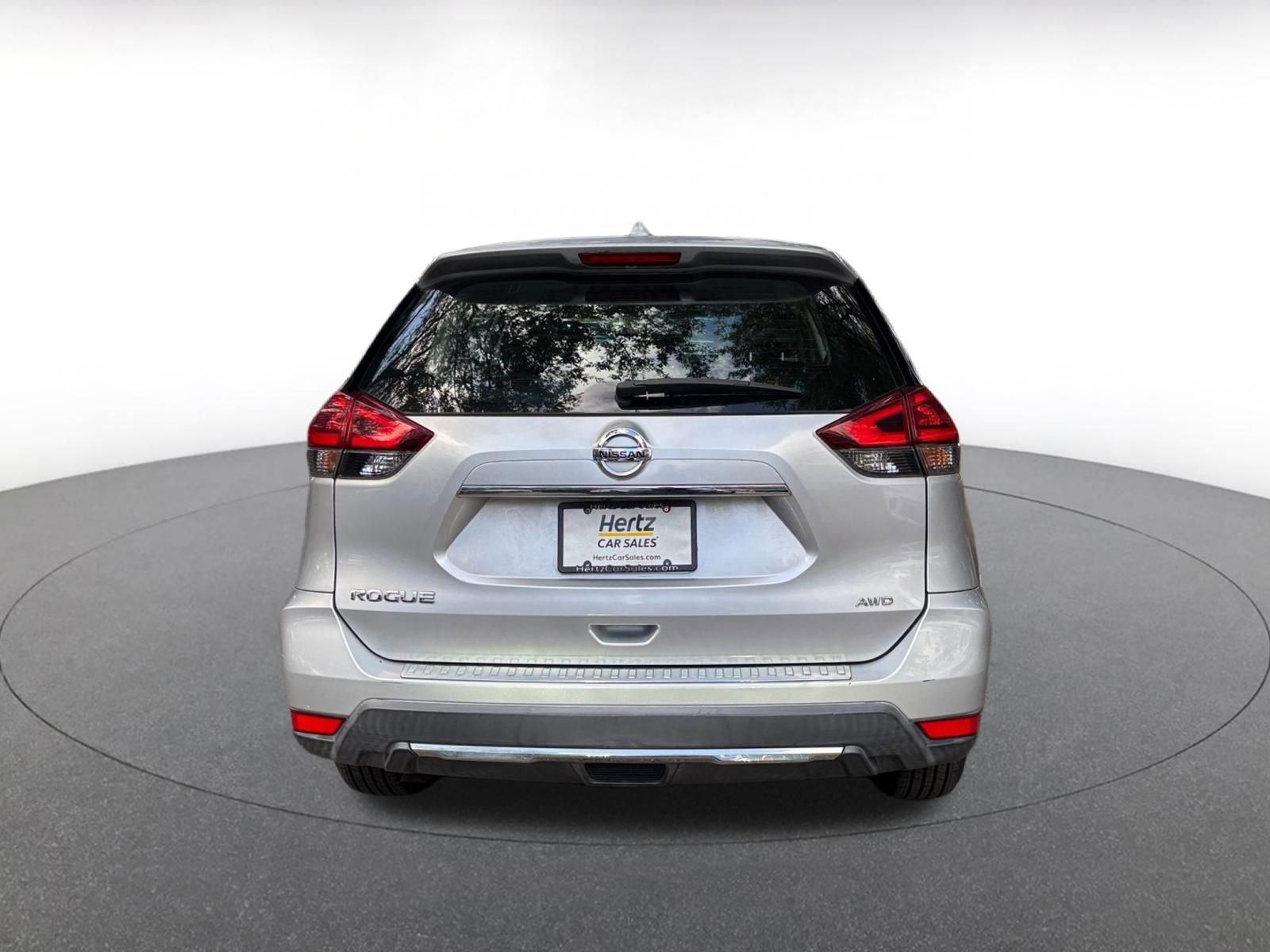 Used 2018 Nissan Rogue S AWD/4WD image 6