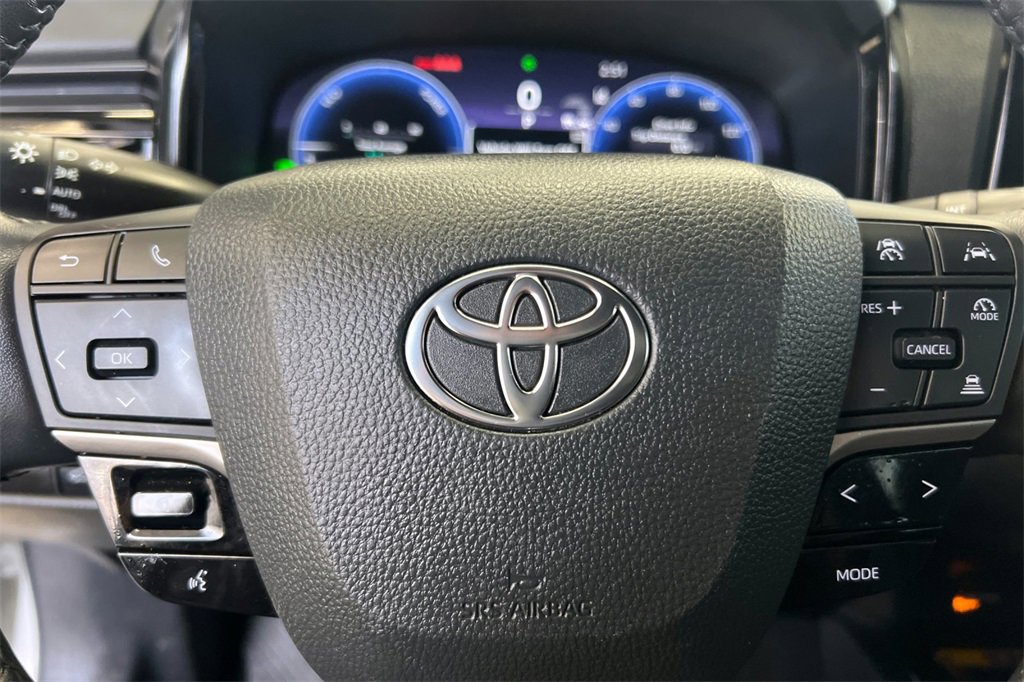 Used 2025 Toyota Camry XSE image 24