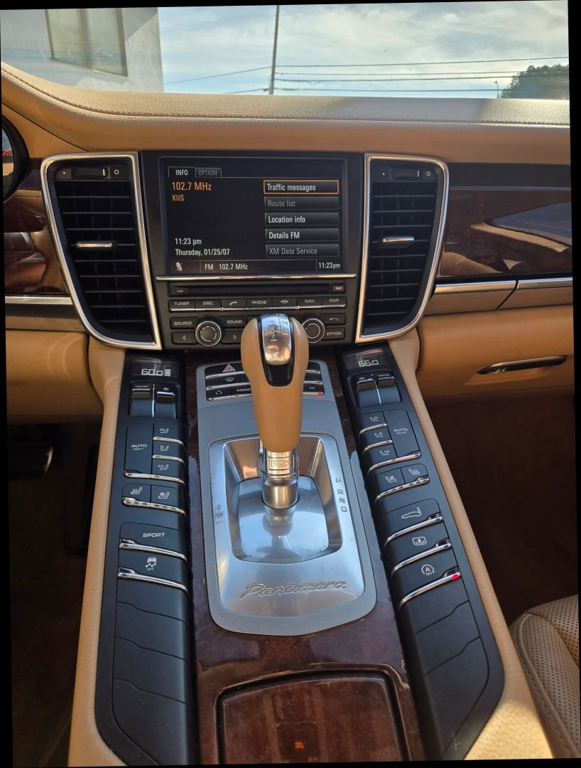 Used 2011 Porsche Panamera image 25