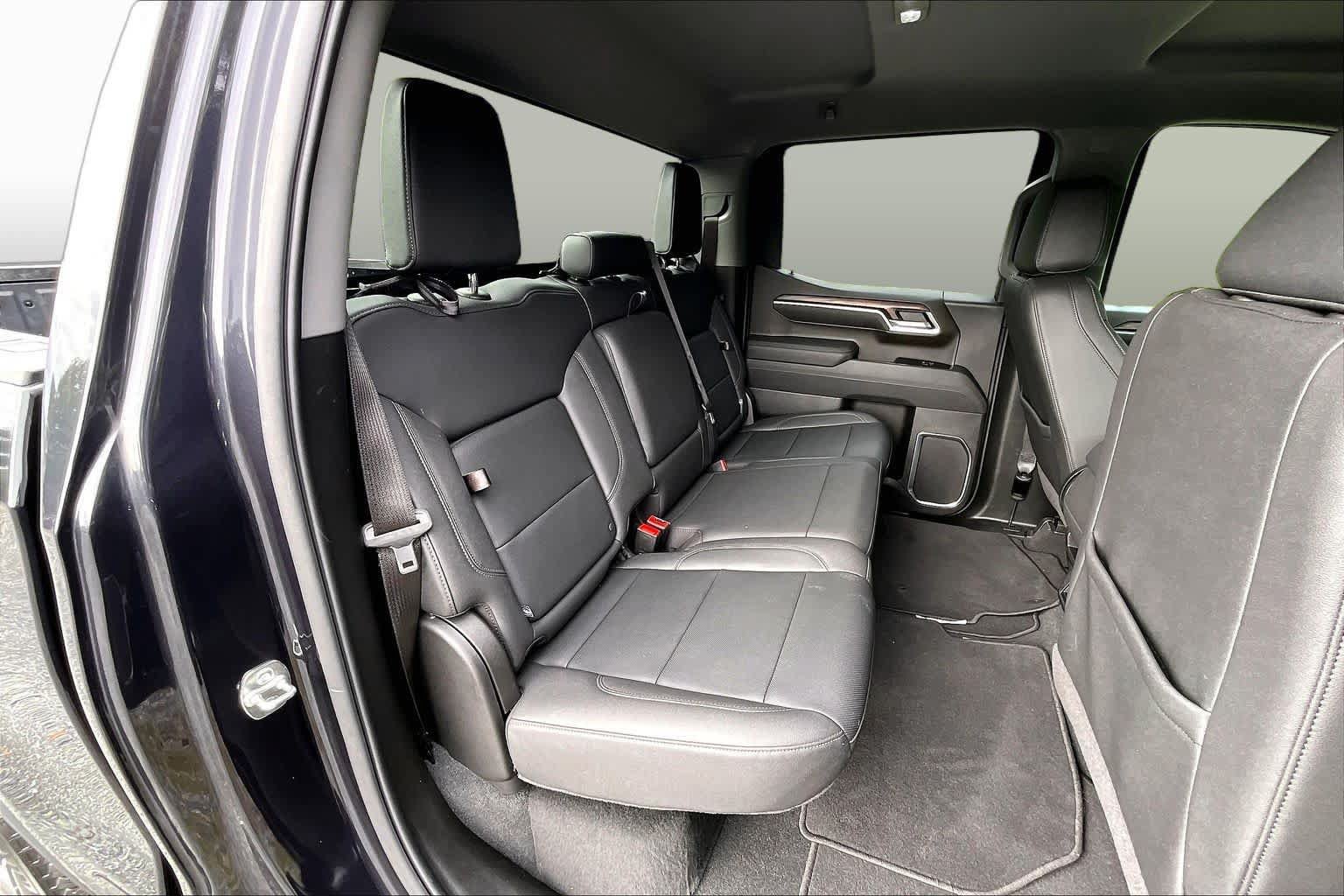 Used 2026 GMC Sierra 1500 SLT AWD/4WD image 21
