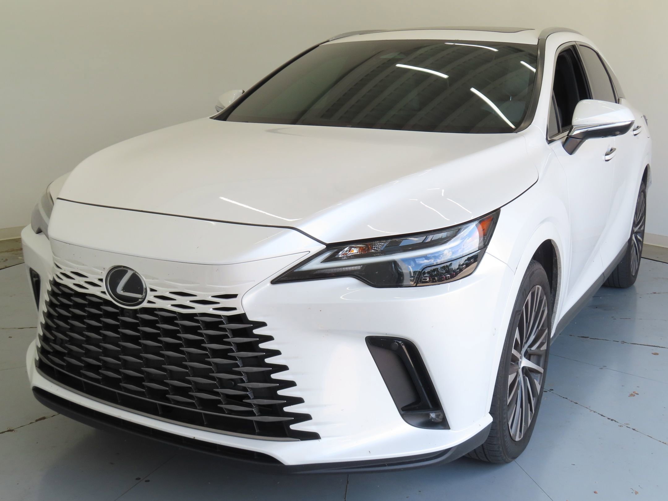 Used 2024 Lexus RX 350 Premium Plus w/ Convenience Package FWD image 7