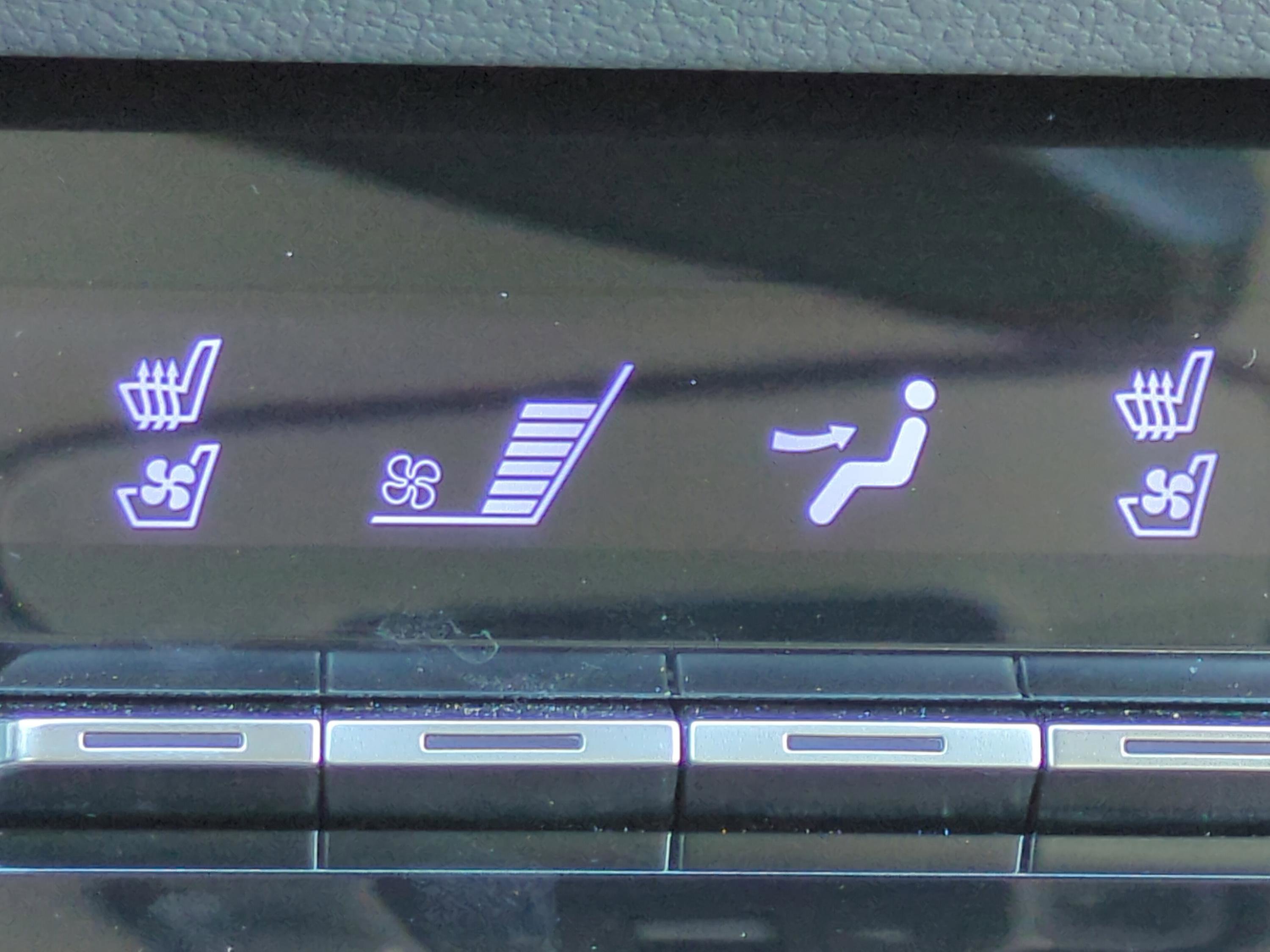 Used 2022 Hyundai Sonata Limited w/ Preferred Accessory Package FWD image 19