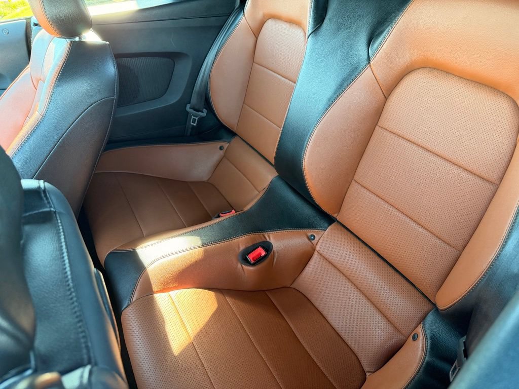 Used 2019 Ford Mustang Premium RWD image 4