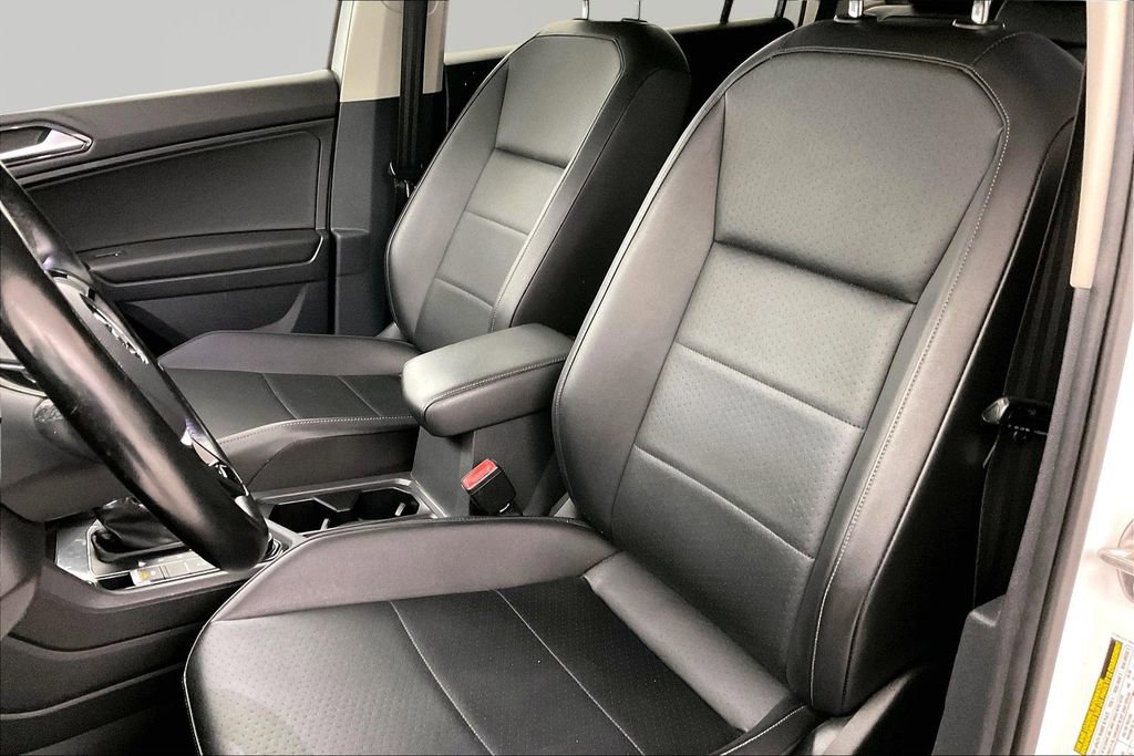 Used 2018 Volkswagen Tiguan SEL AWD/4WD image 19