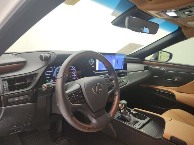 Used 2025 Lexus ES 300h Ultra Luxury FWD image 12