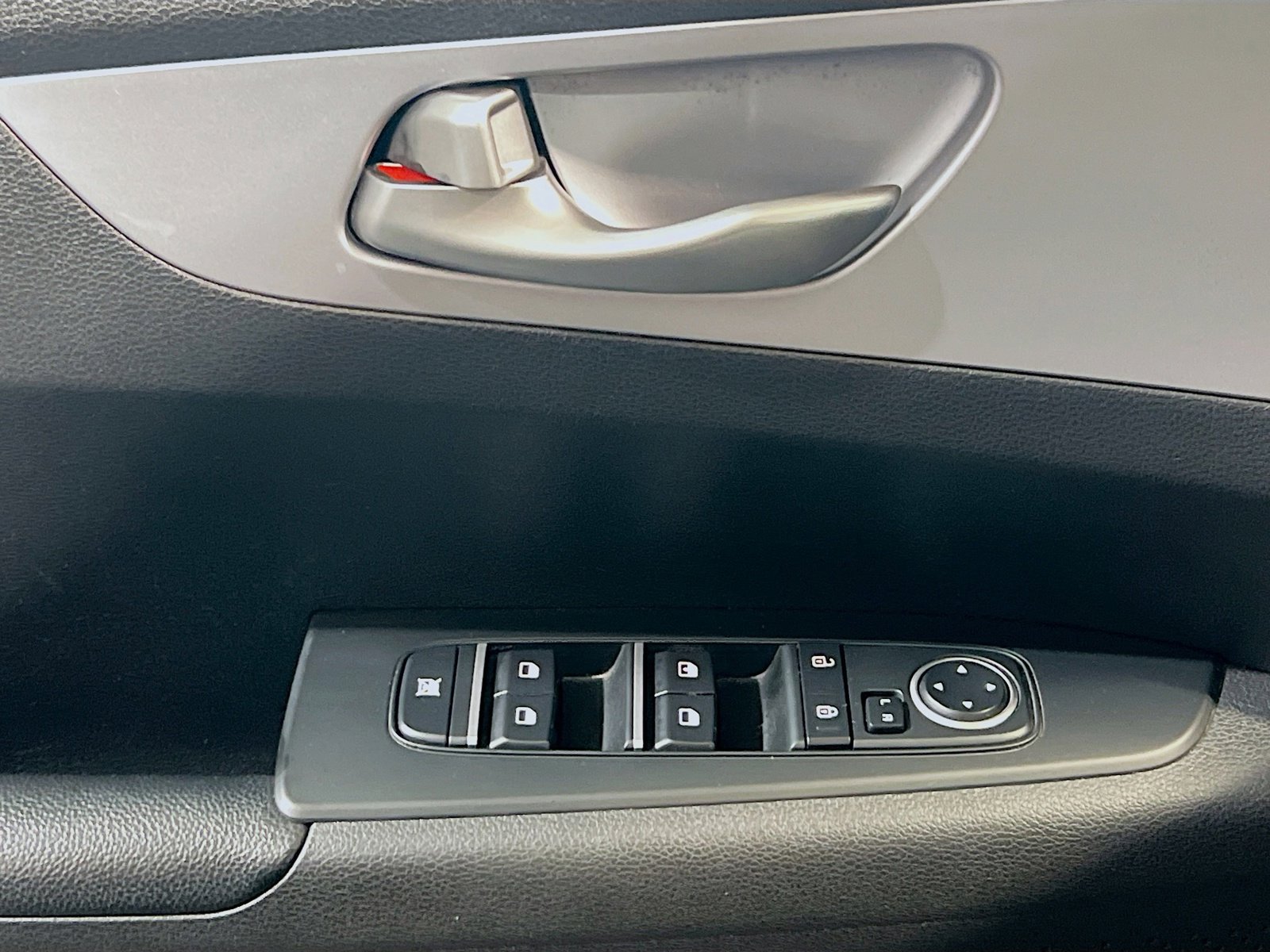 Used 2022 Kia Forte LXS FWD image 13