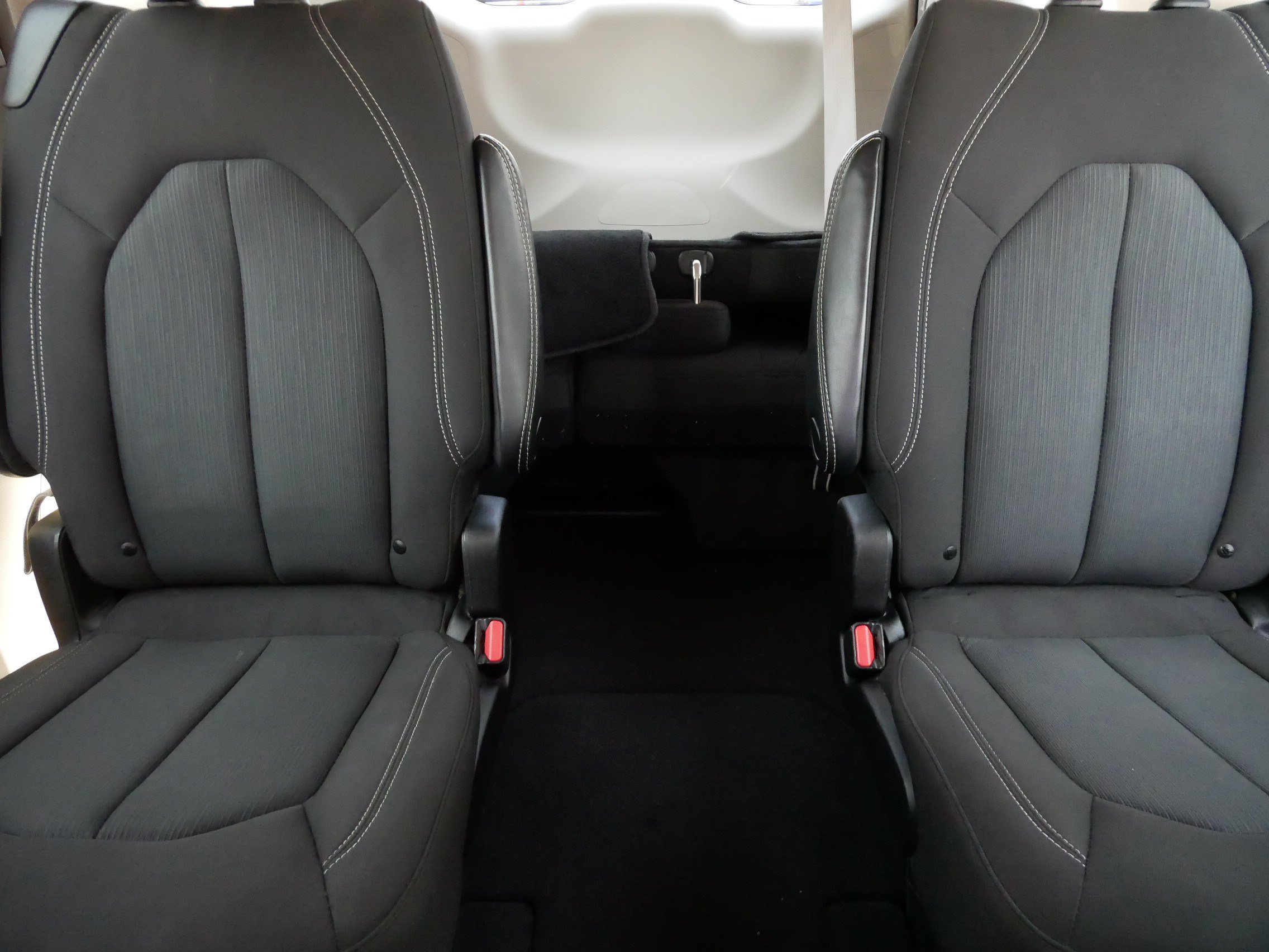 Used 2023 Chrysler Voyager LX FWD image 13