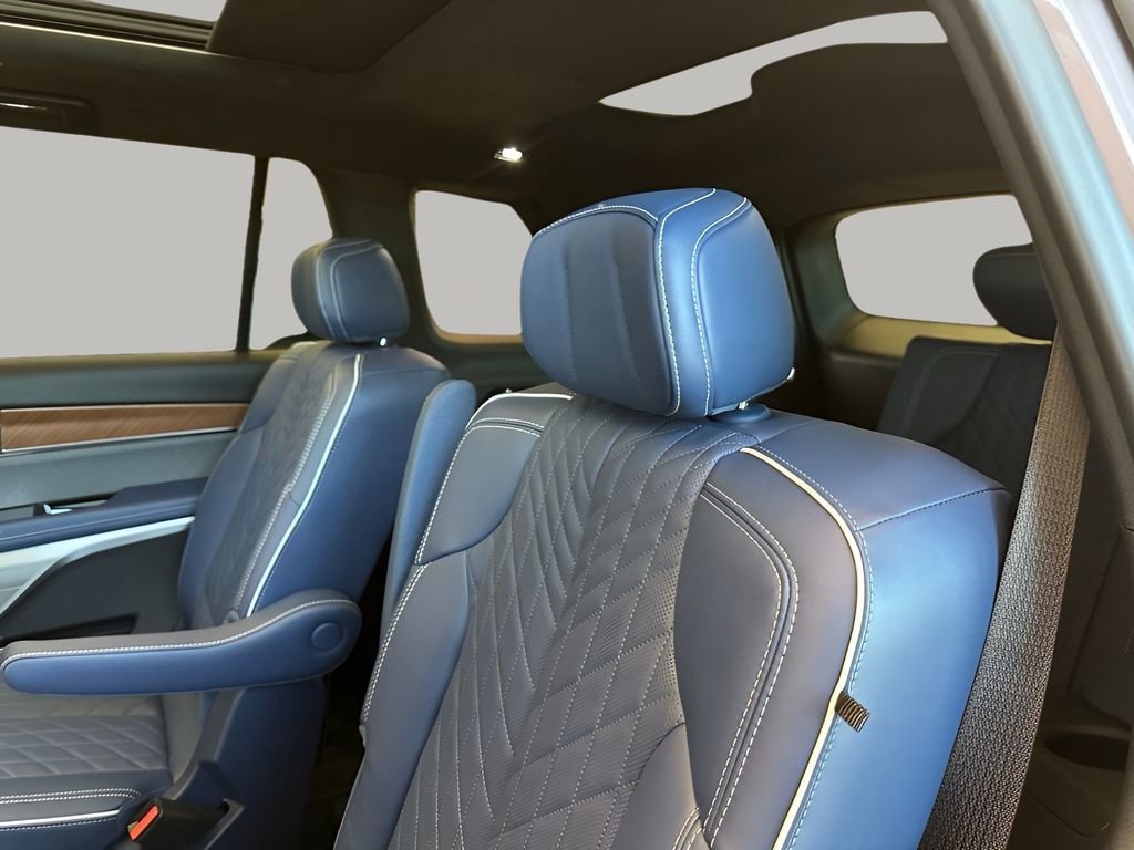 New 2026 Cadillac Vistiq Premium Luxury image 14