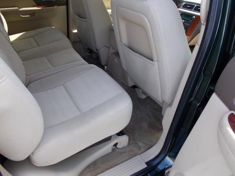 Used 2013 Chevrolet Avalanche LS image 26