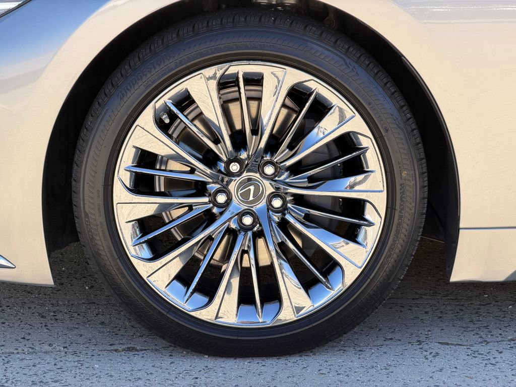 Used 2021 Lexus LS 500 w/ Interior Upgrade Package image 11