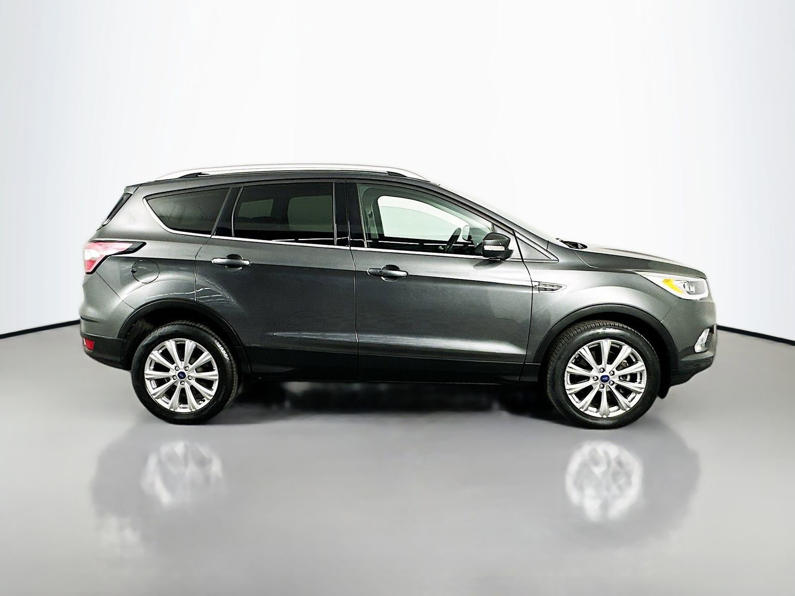 Used 2017 Ford Escape Titanium image 8