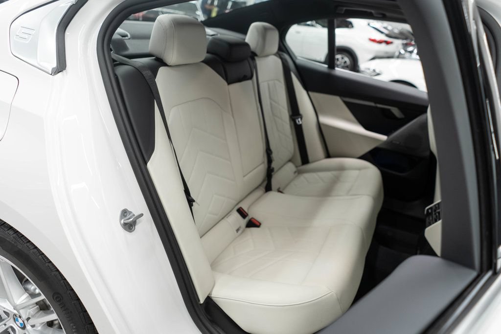 Used 2025 BMW 540i xDrive AWD/4WD image 11