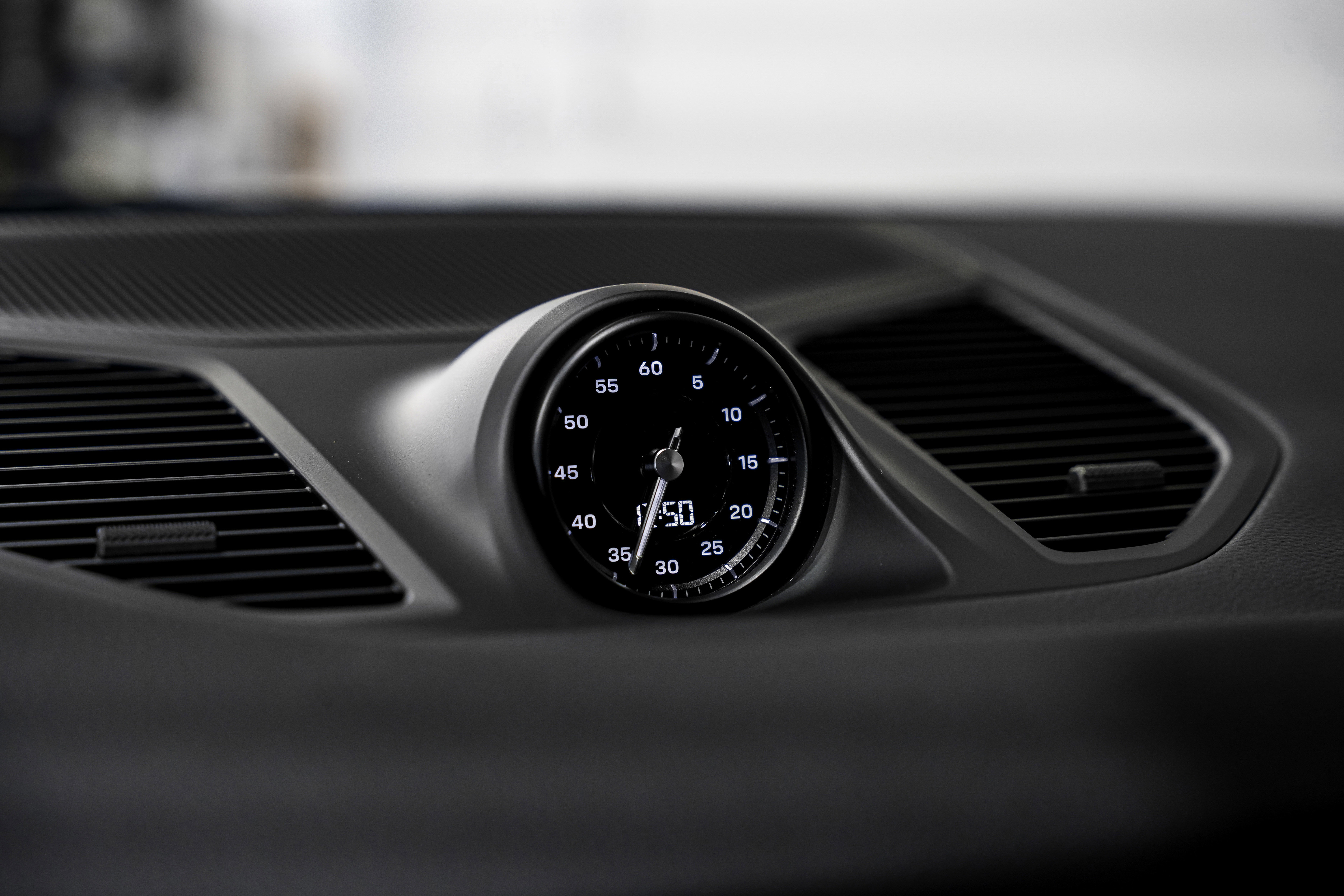 Used 2024 Porsche Cayenne Coupe image 12