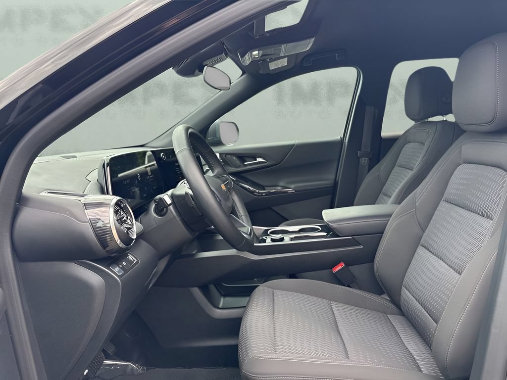 Used 2026 Chevrolet Equinox LT FWD image 9