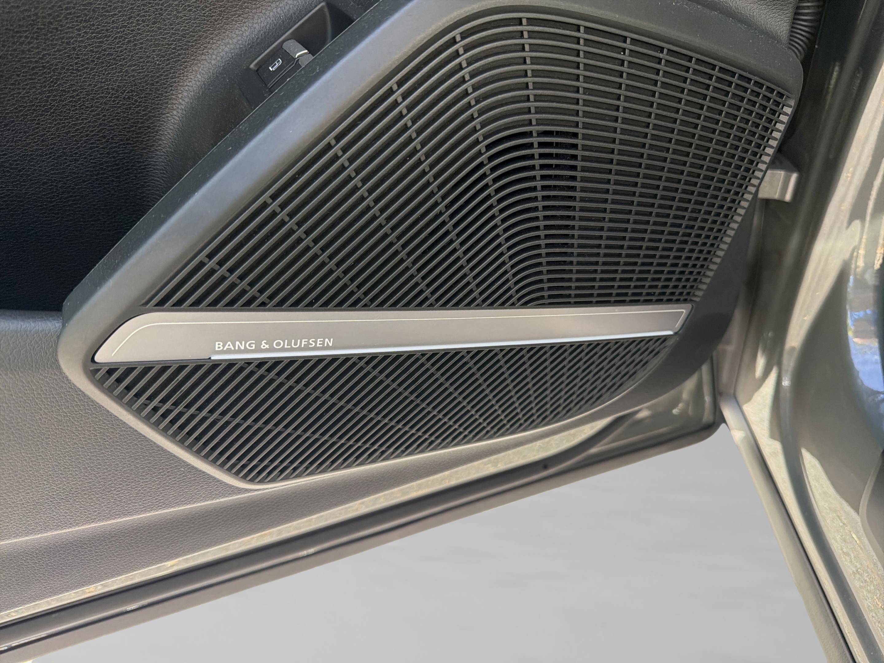 Used 2024 Audi Q5 e Prestige image 29