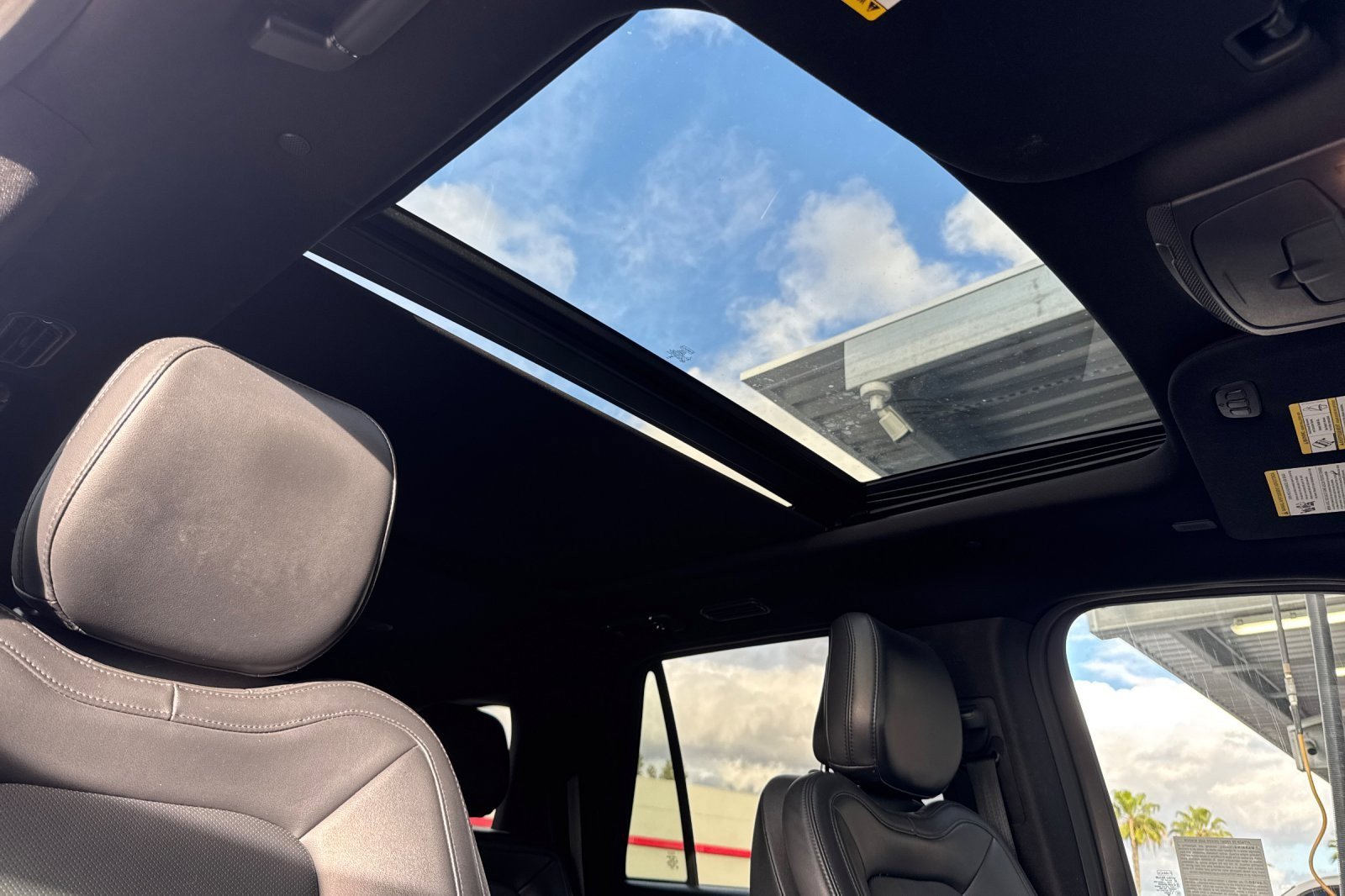 Used 2024 Lincoln Navigator Premiere image 17