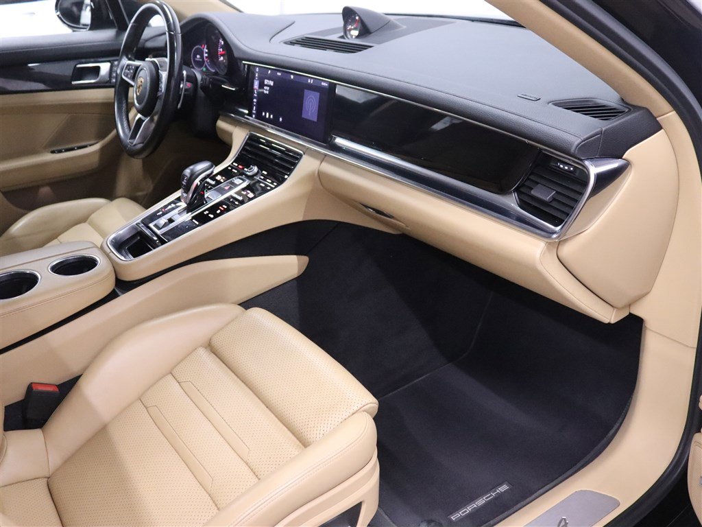 Used 2020 Porsche Panamera image 36