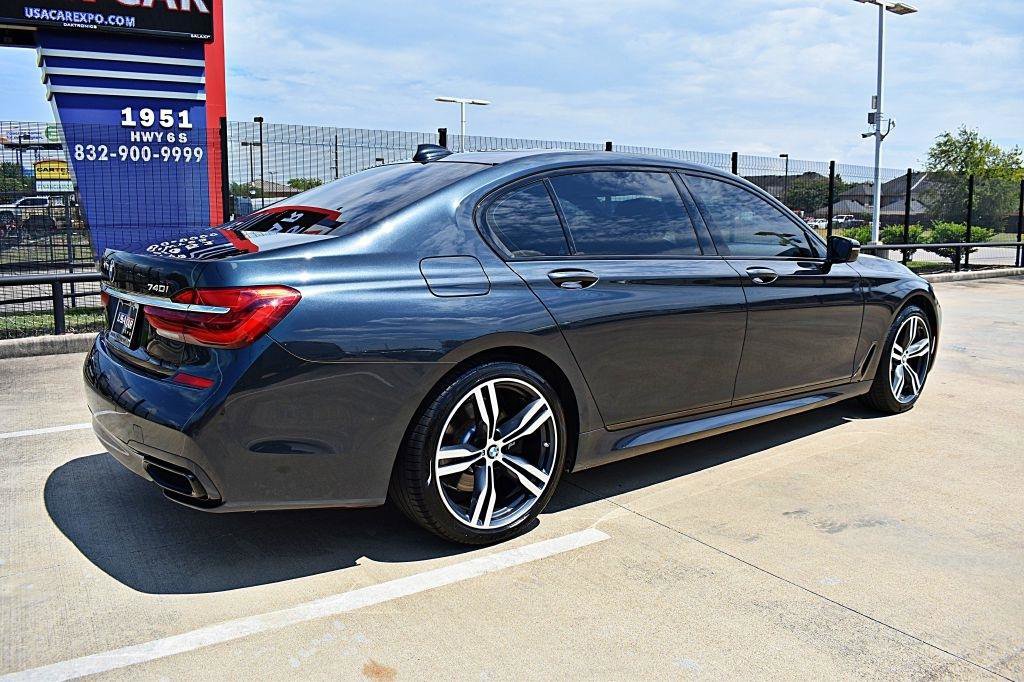 Used 2019 BMW 740i w/ Executive Package RWD image 5