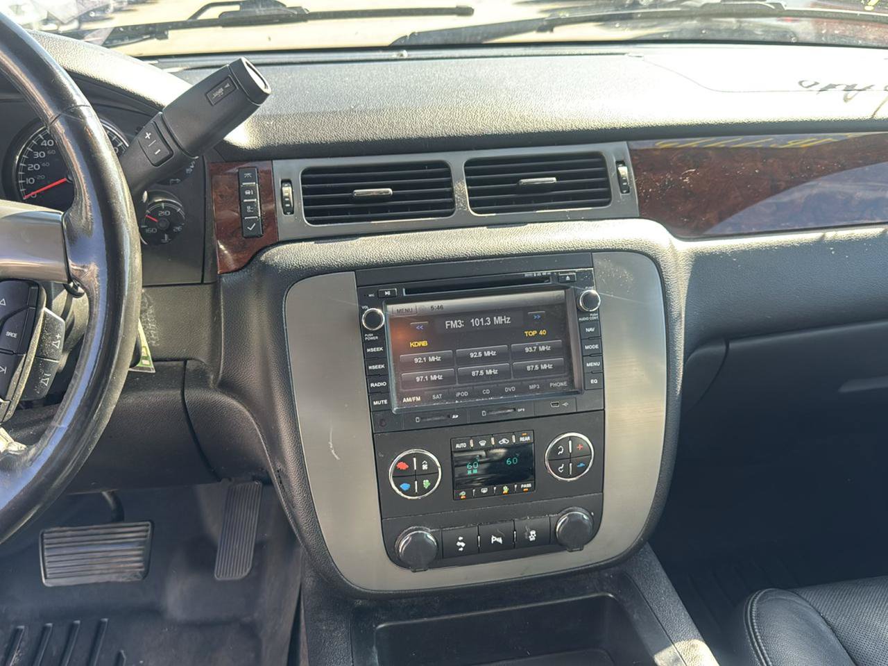 Used 2012 GMC Yukon SLT w/ SLT-2 Equipment Package AWD/4WD image 10