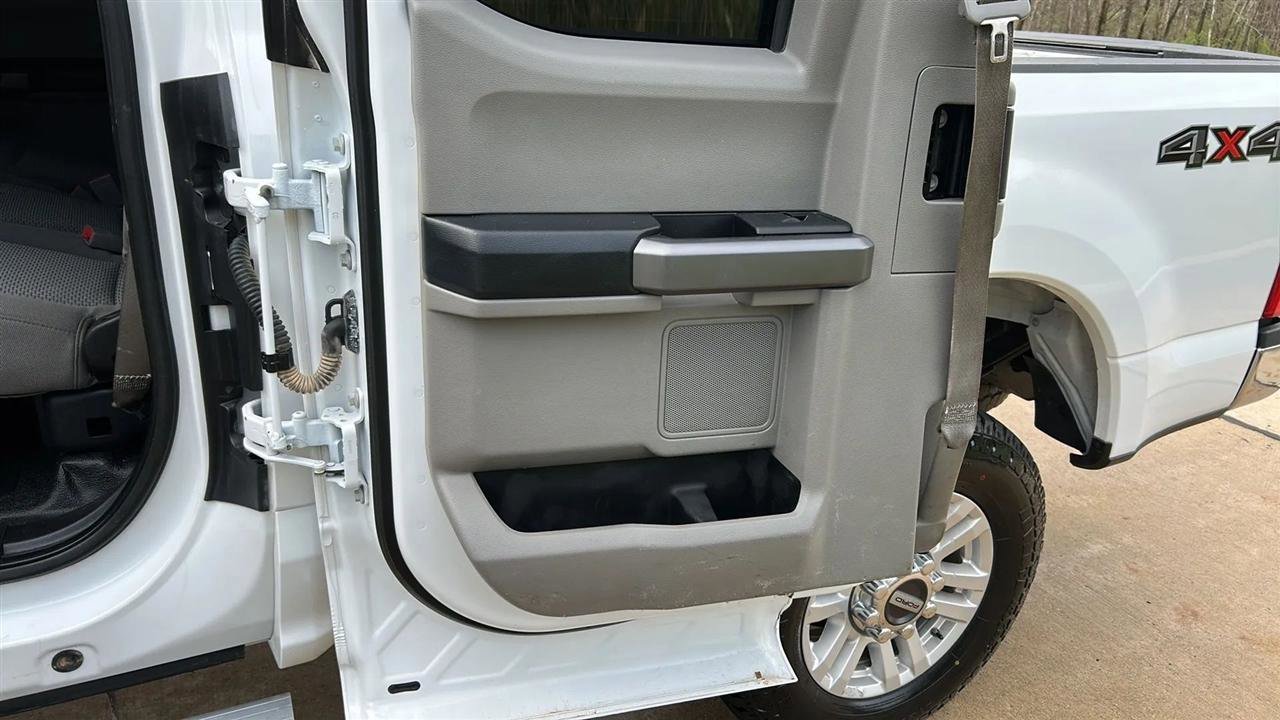 Used 2018 Ford F250 XLT w/ XLT Value Package image 44