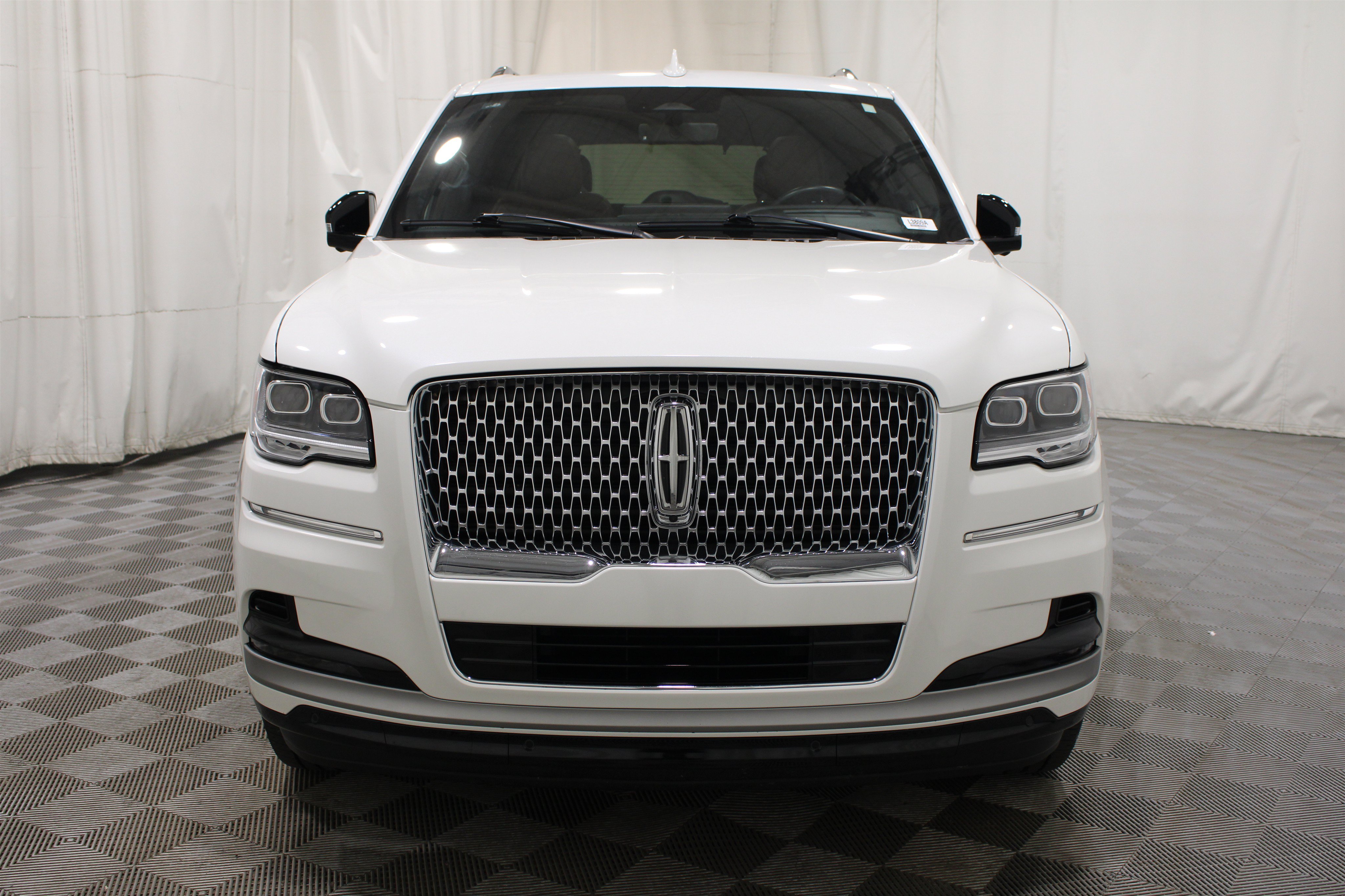 Certified 2024 Lincoln Navigator Reserve AWD/4WD image 38