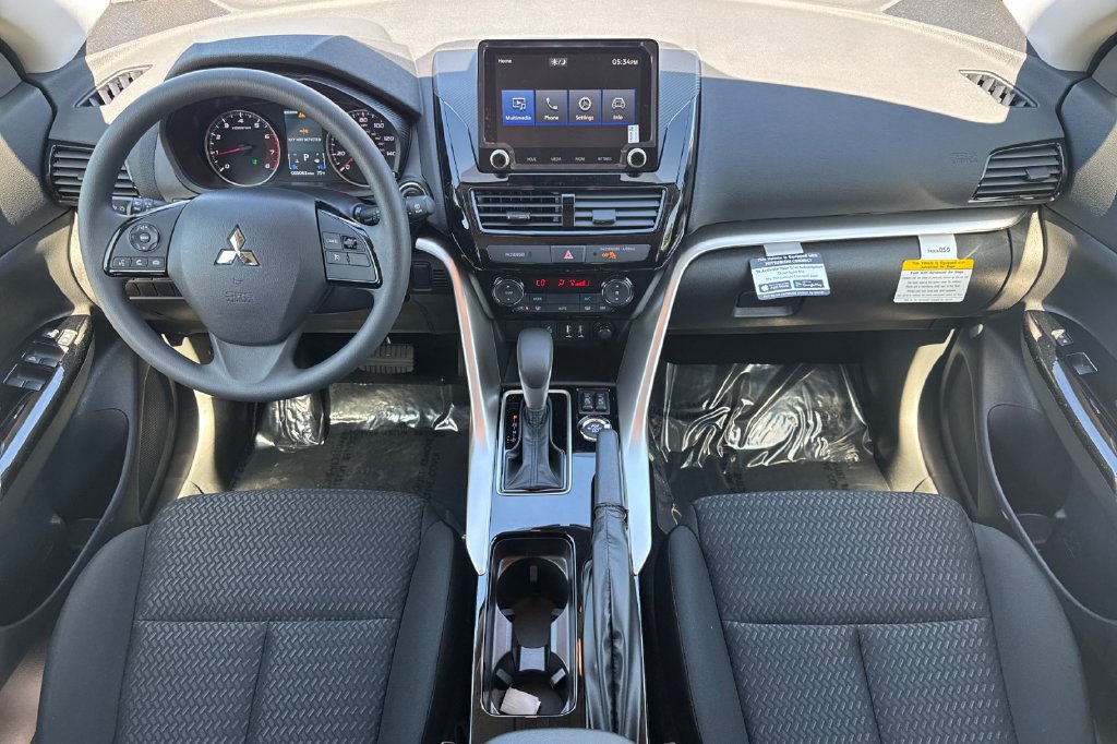New 2026 Mitsubishi Eclipse Cross LE AWD/4WD image 5