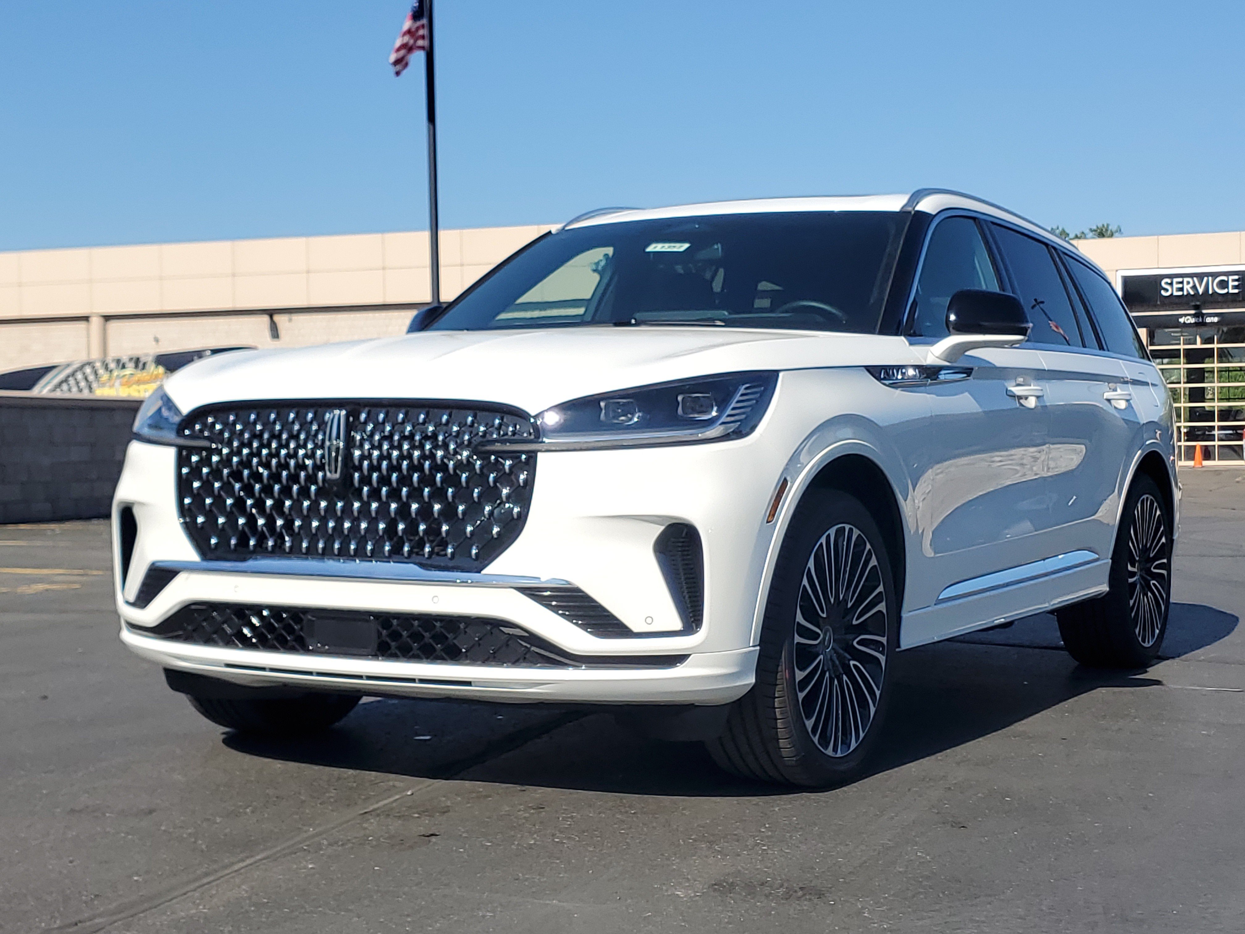 New 2026 Lincoln Aviator Black Label AWD/4WD image 2
