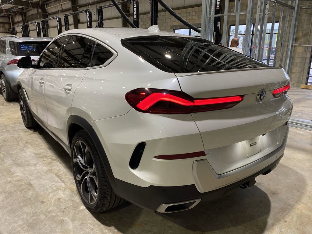 Used 2022 BMW X6 xDrive40i w/ Premium Package image 18