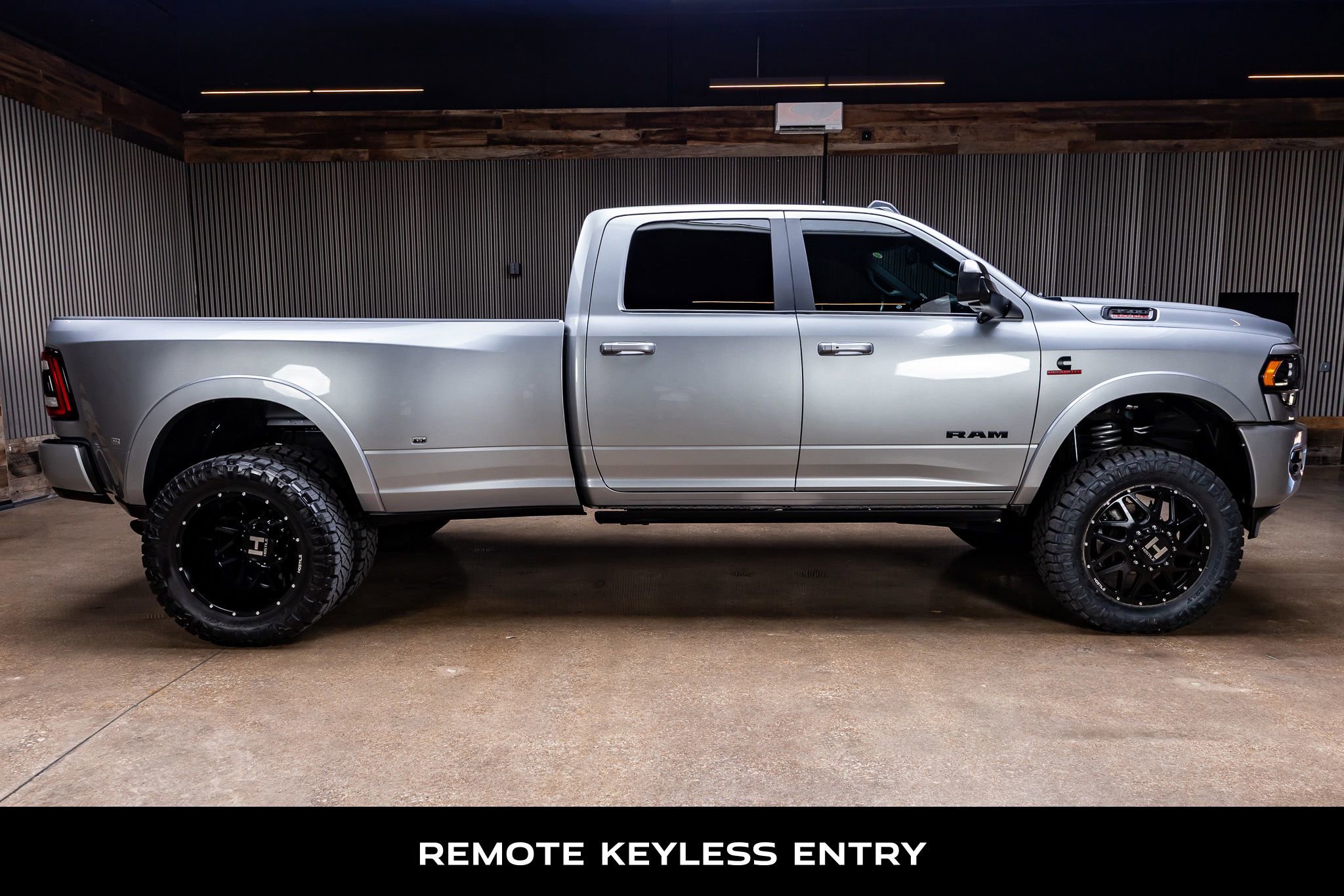 Used 2022 RAM 3500 Limited w/ Night Edition image 10