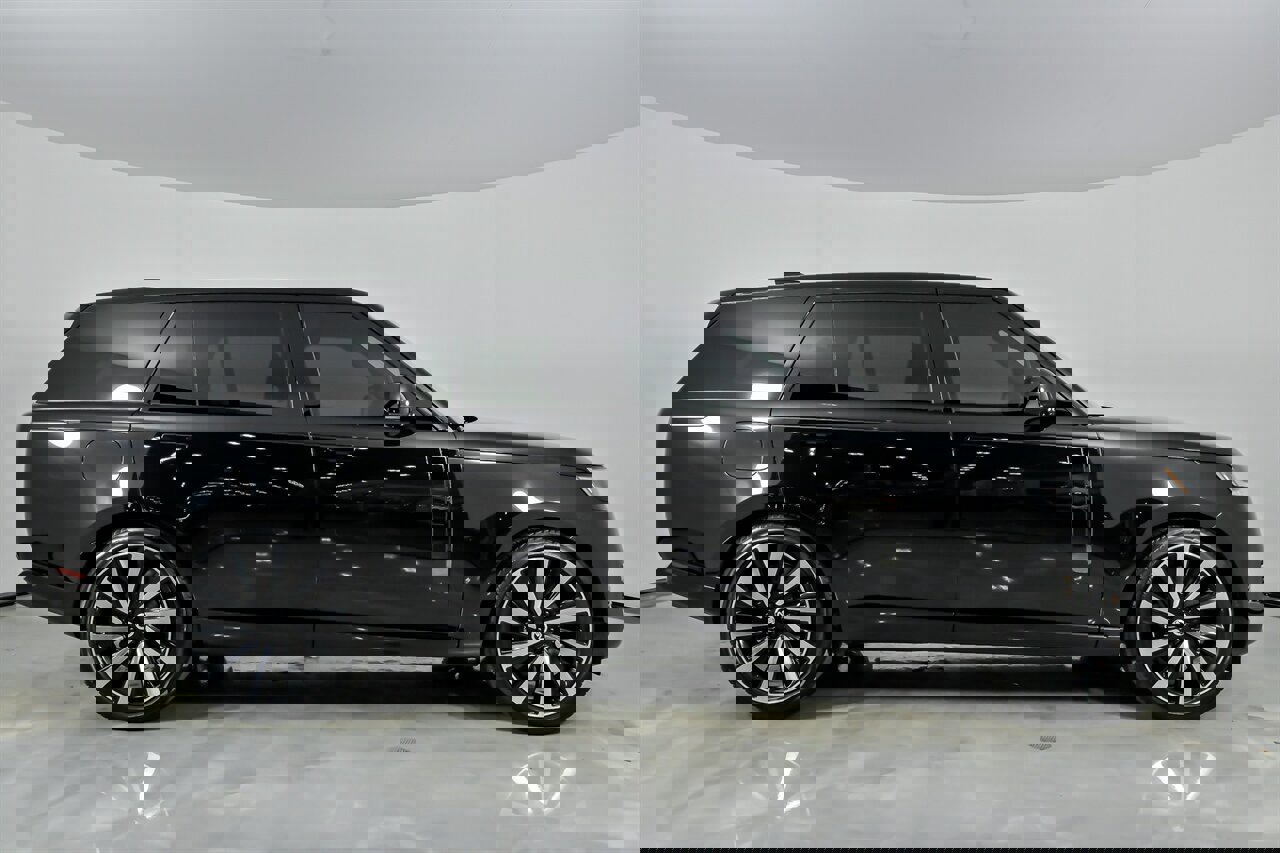 Used 2023 Land Rover Range Rover SV image 14