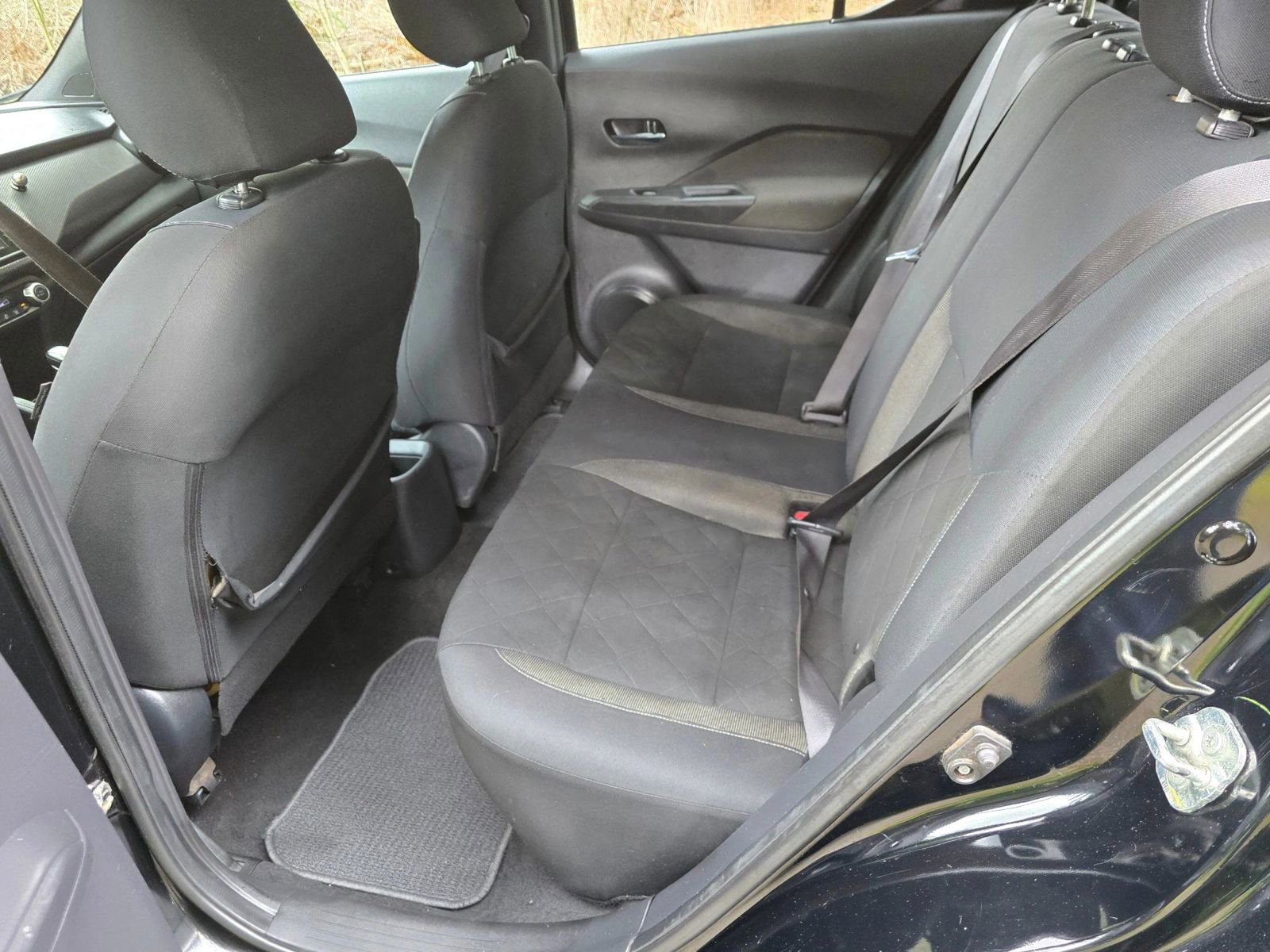 Used 2019 Nissan Kicks SV image 16