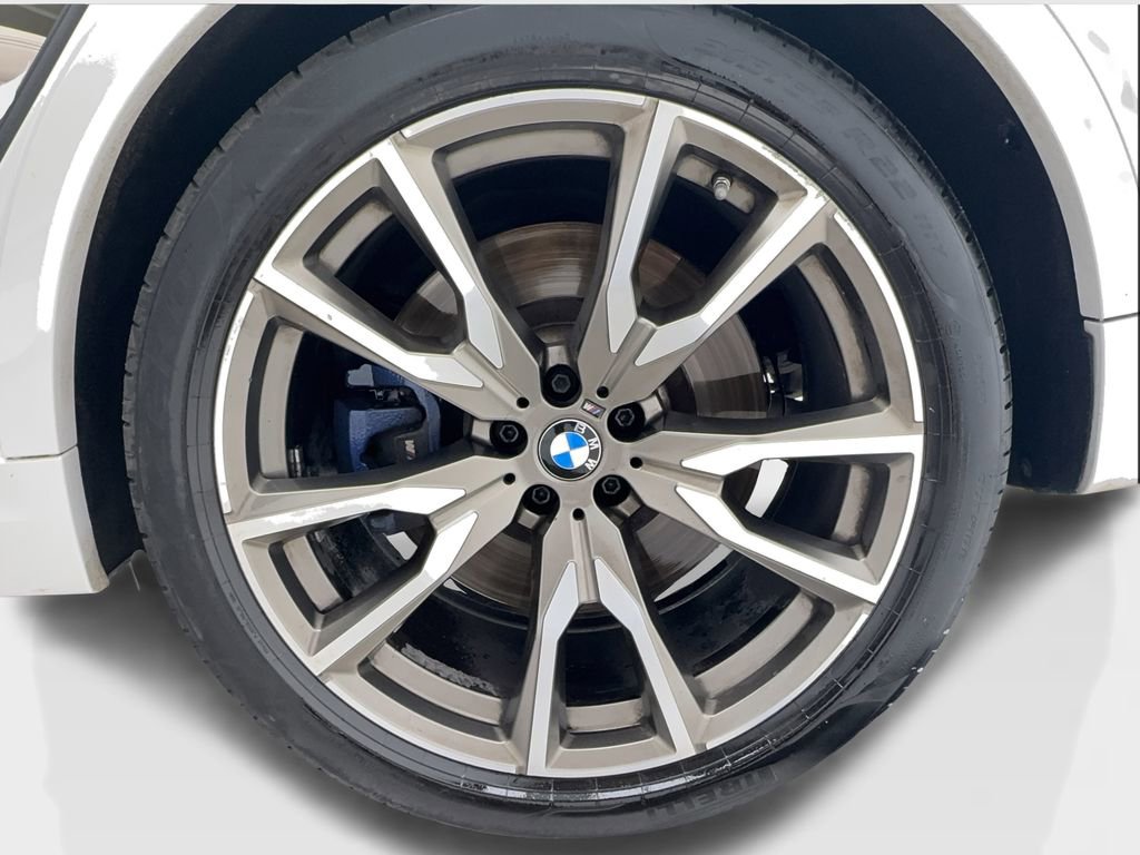 Used 2020 BMW X7 M50i w/ Dynamic Handling Package image 14
