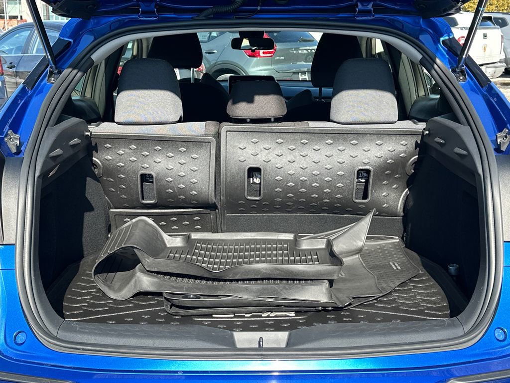 Used 2020 Toyota C-HR LE image 6