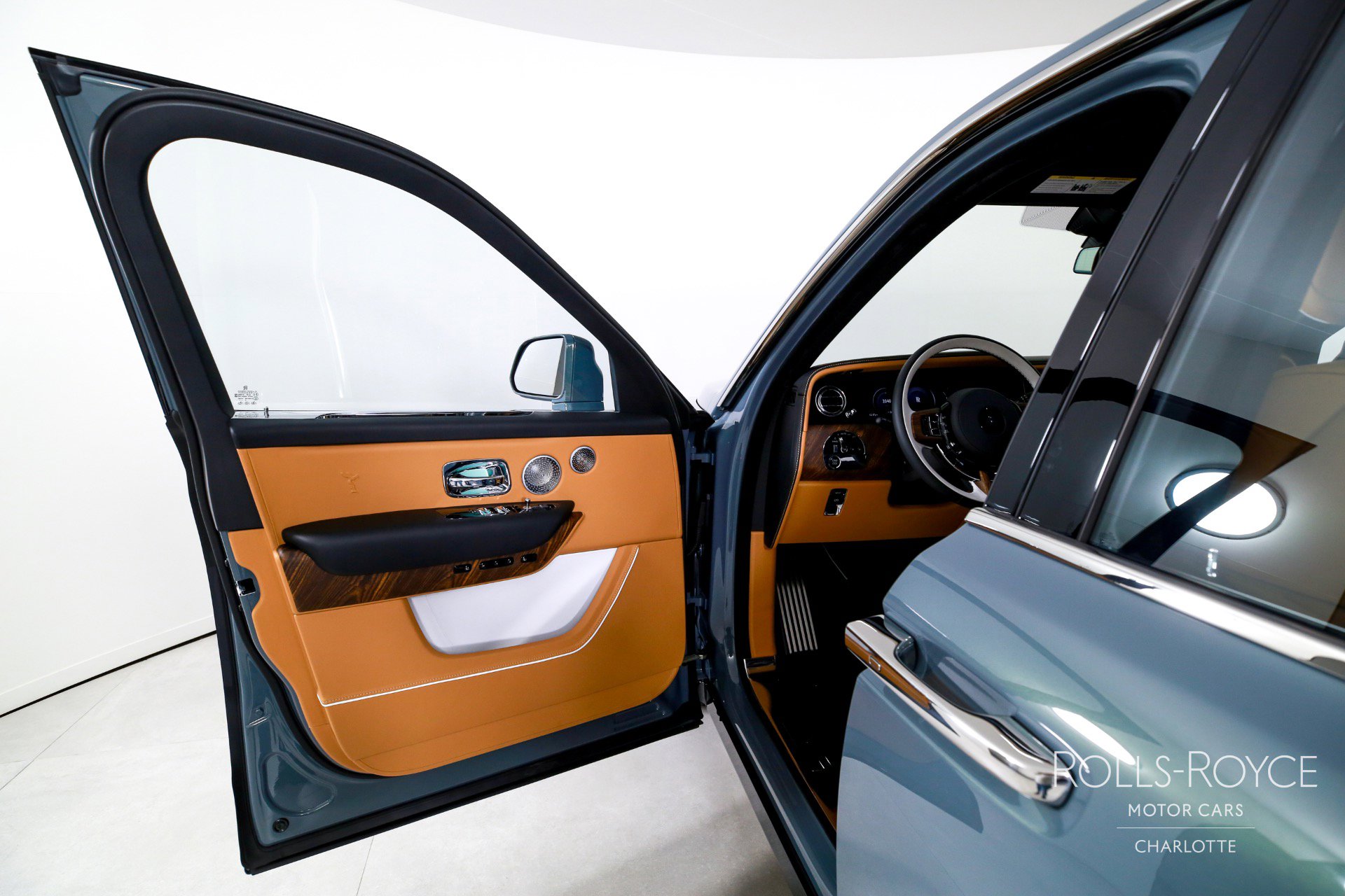 Certified 2025 Rolls-Royce Cullinan image 11